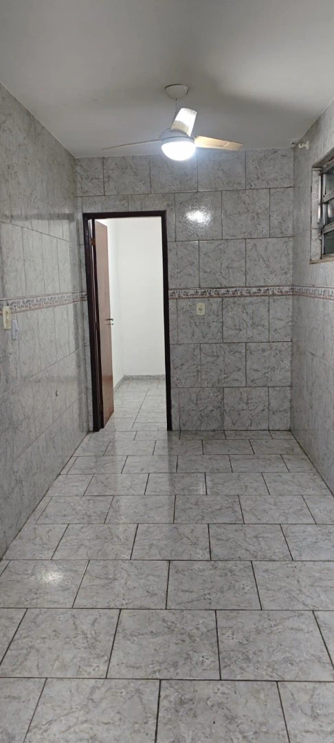 1-bedroom apartment with enclosed kitchen and parking — photo 12