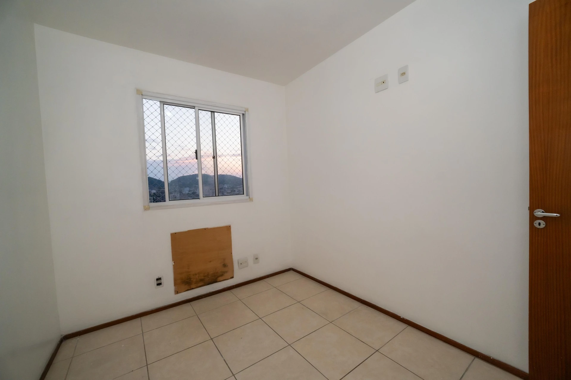 Mountain view in a 2-bedroom apartment, 48 m² — photo 19