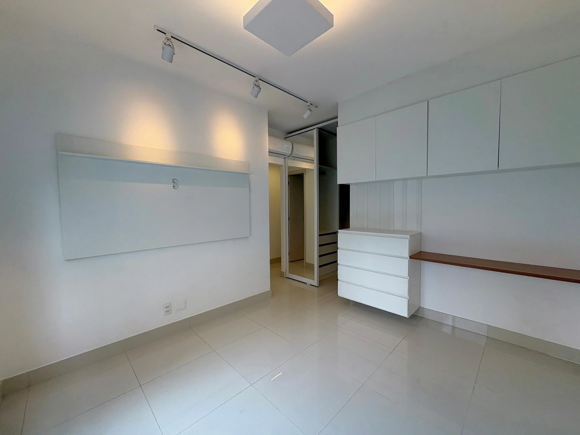 Apartment, 151 m², with a water view — photo 9