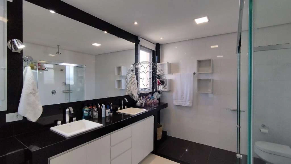 Дом на 4 спальни-сьют, 7 санузлов и 4 места, 1228 м² — photo 4