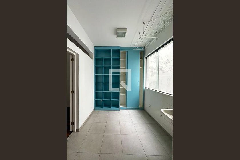 4-bedroom rental apartment with 225 m² and parking — photo 50