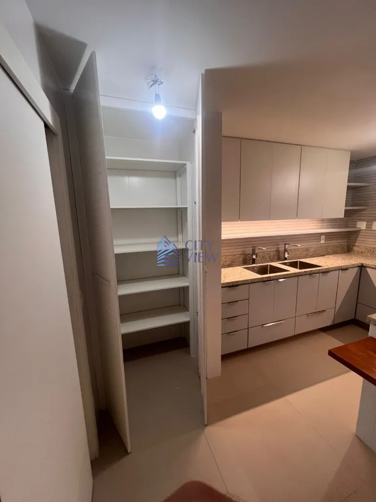 4-bedroom apartment with 5 bathrooms and a balcony — photo 28