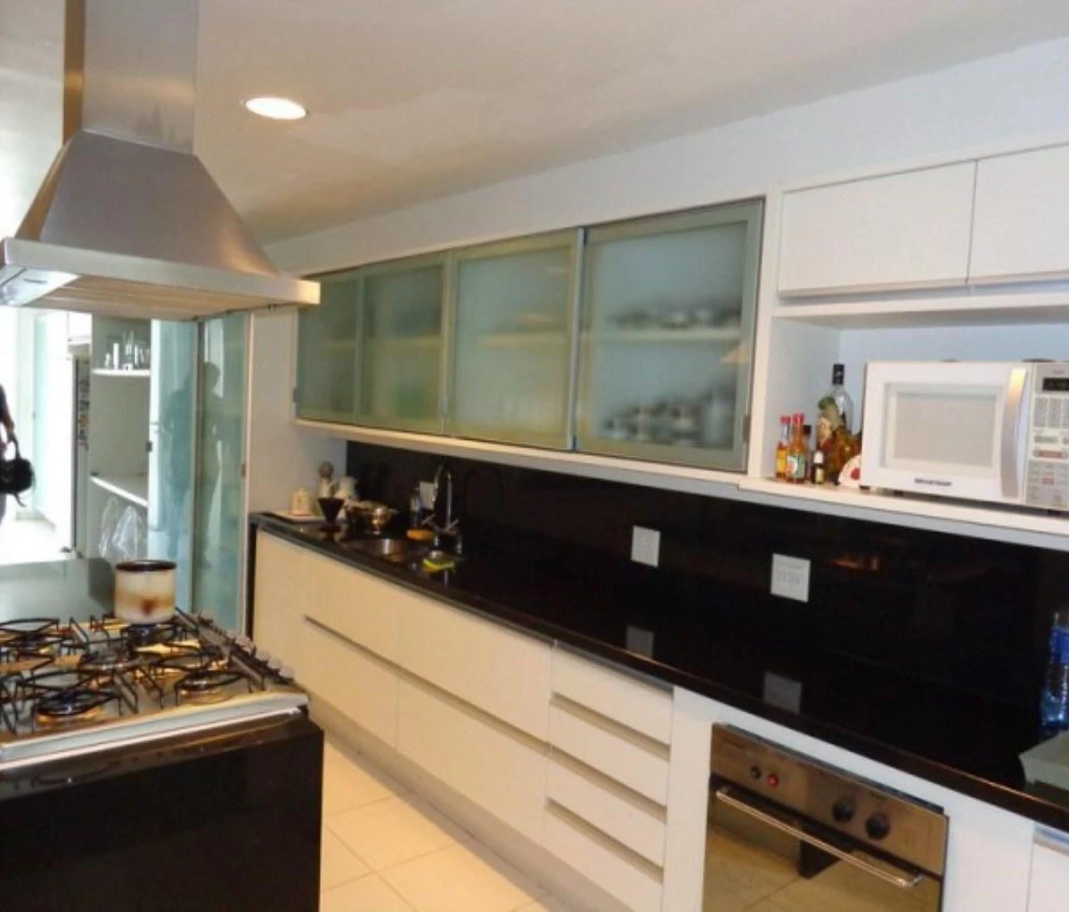 Furnished 500 m² house with 4 bedrooms and 5 parking spots — photo 48