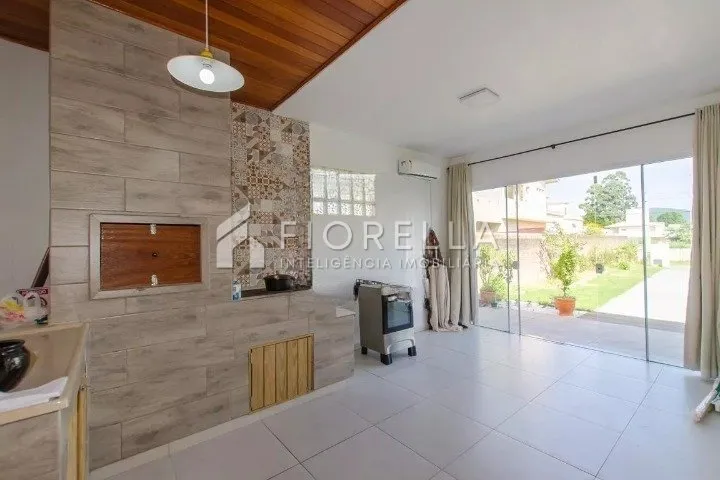 Floor-to-ceiling windows in a 3-bedroom house, 106 m² — photo 18
