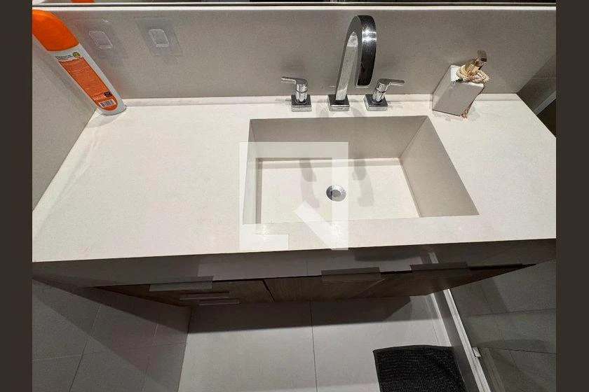 Rental house with 4 suites and 450 m² — photo 45