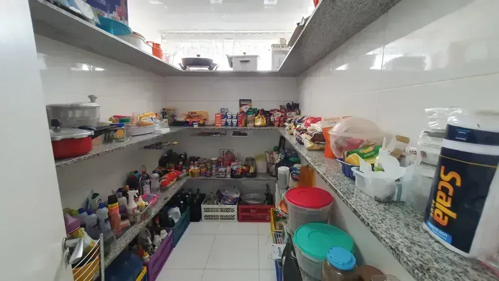 650 m² house with 6 en-suite bedrooms and 4 parking spots — photo 45