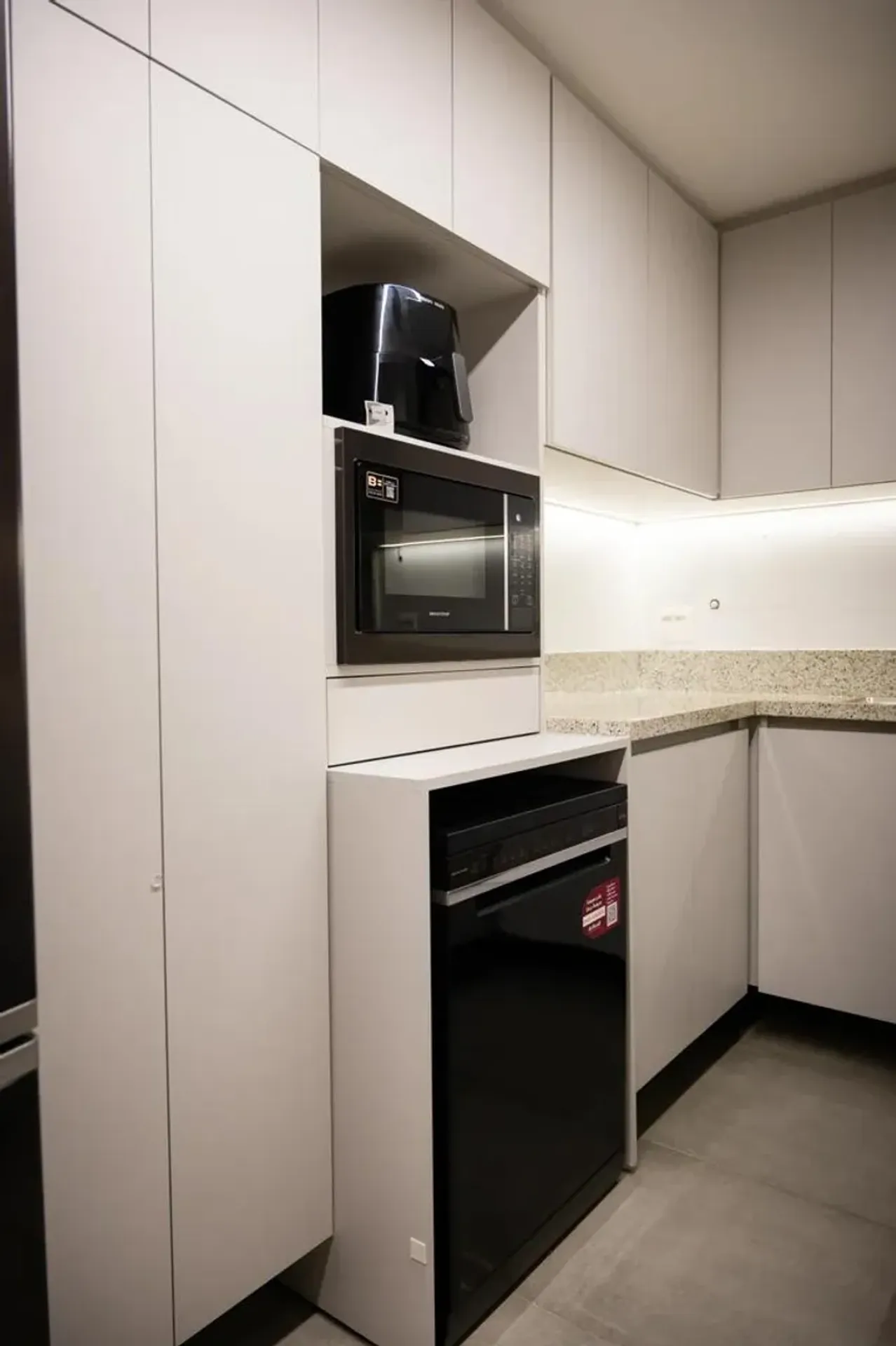 5-bedroom apartment, 1 with its own bathroom, 218 m² — photo 21