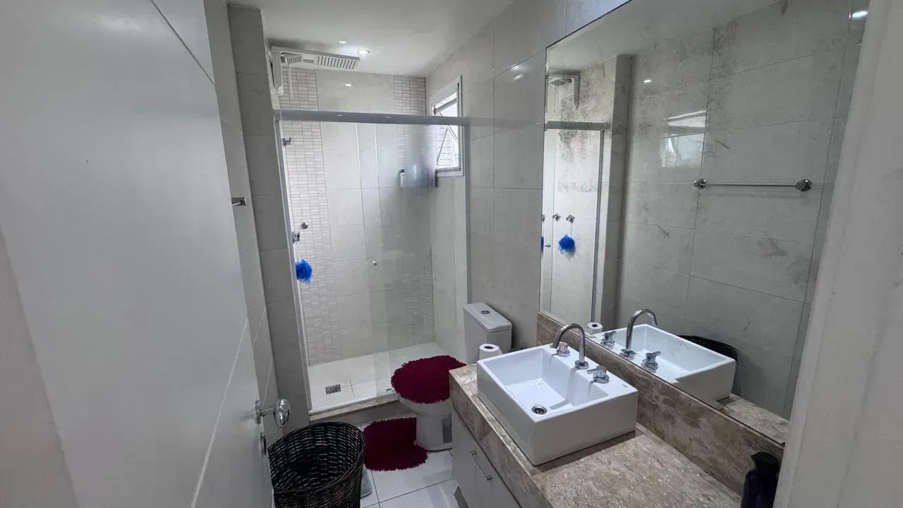 Furnished apartment with 3 bedrooms and an open-plan kitchen — photo 4