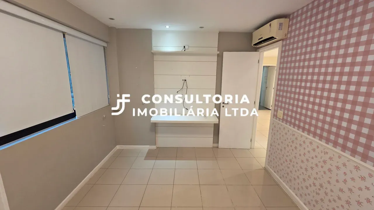 Квартира 99 м² з гардеробною та заскленим балконом — photo 29