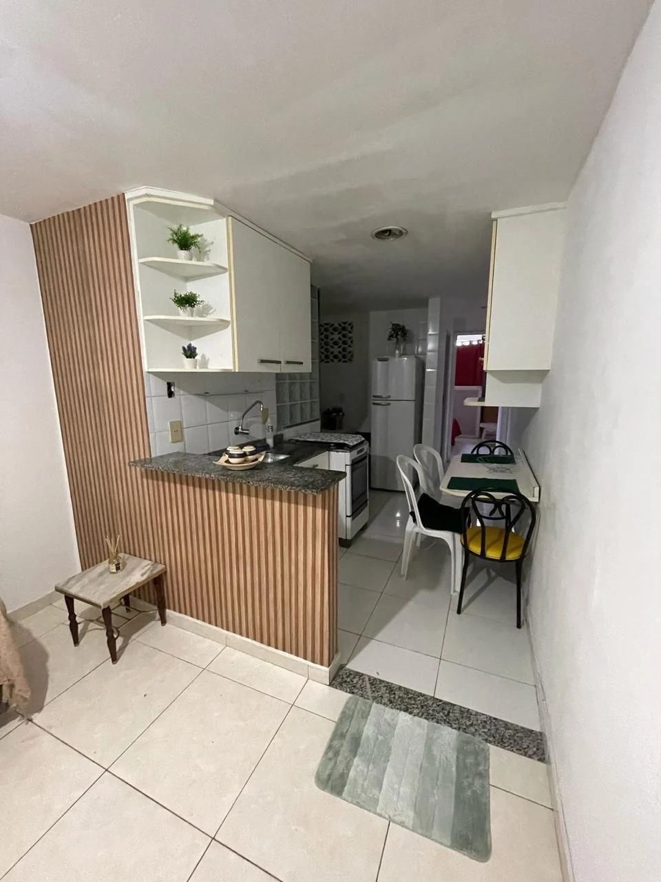Apartamento mobiliado com 1 quarto e churrasqueira privativa