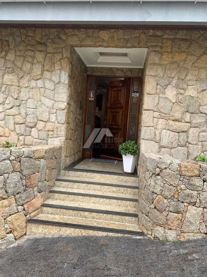 Furnished house with a workspace and 5 bedrooms — photo 24