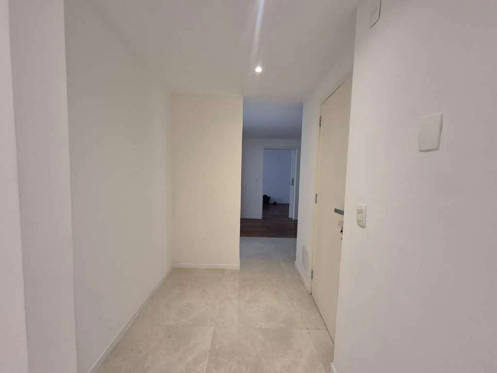 Apartment with open-plan kitchen, 2 ensuites and 5 baths — photo 12