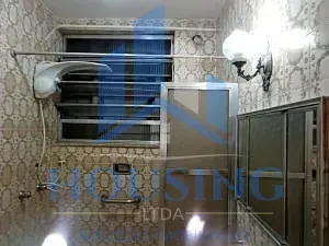 Wood or laminate floors in a one-bedroom apartment, 52 m² — photo 24