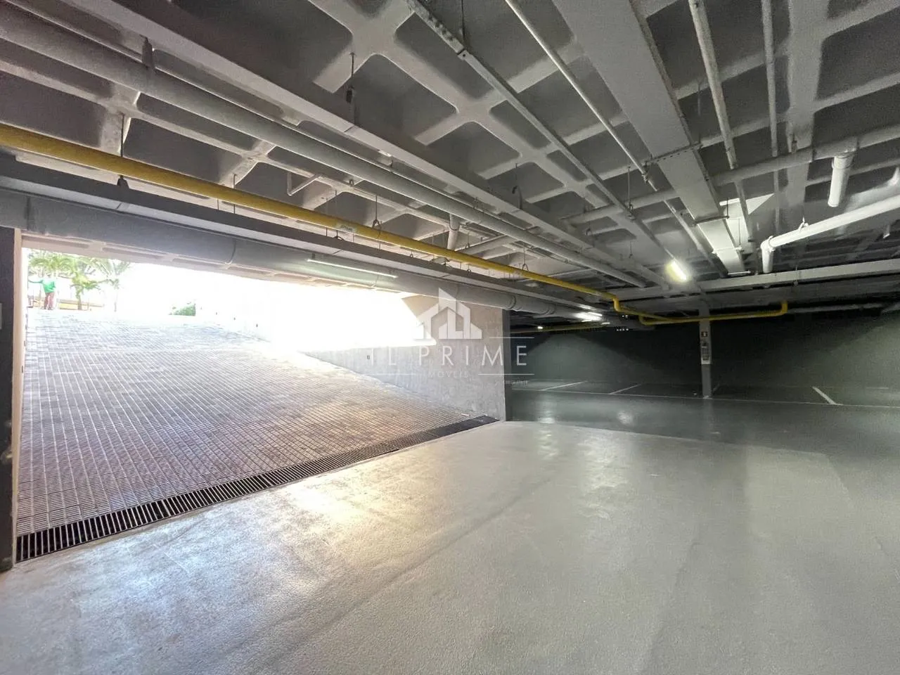 Rental apartment with balcony and 3 bedrooms — photo 42