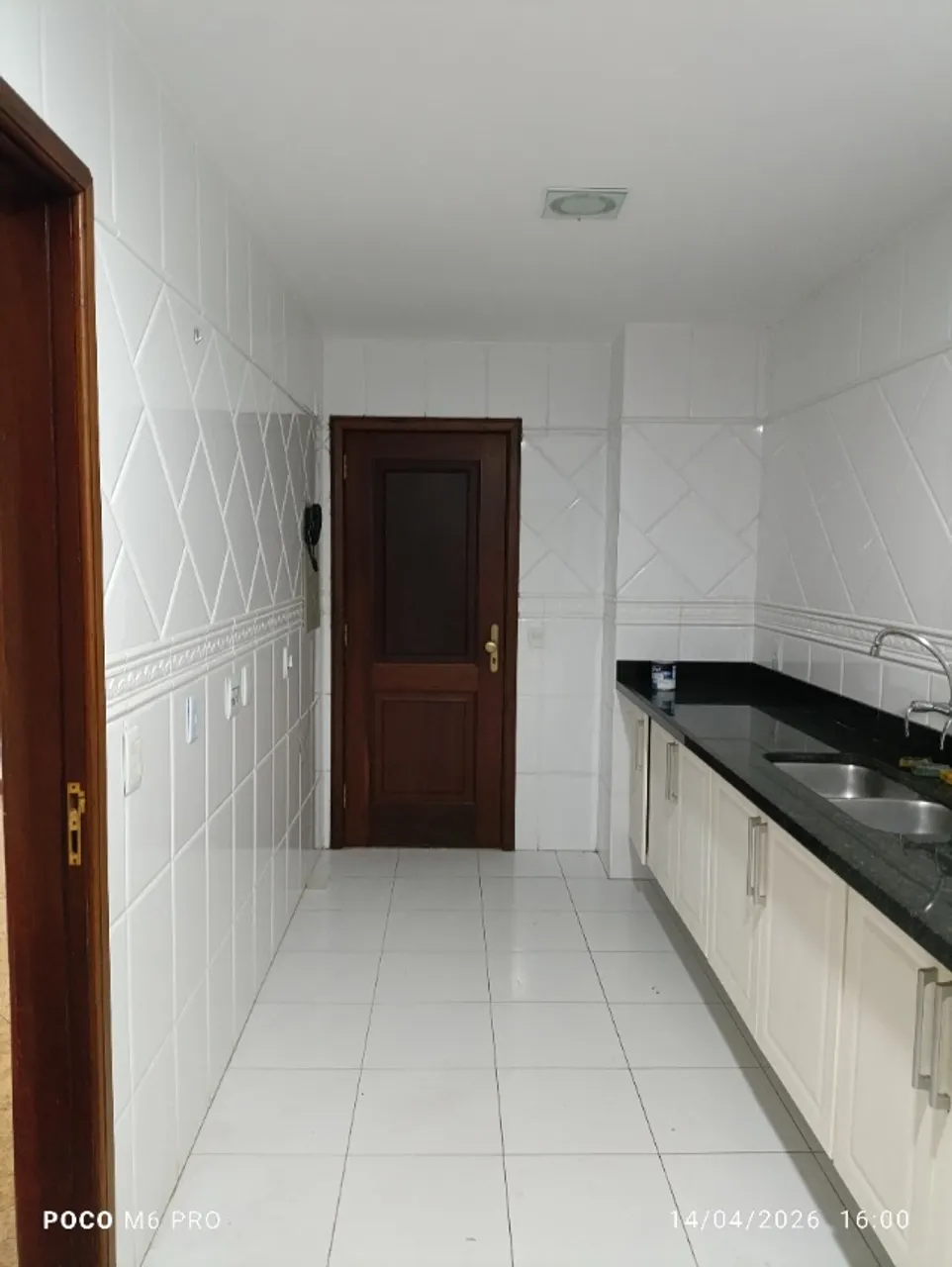 Unfurnished apartment with 3 bedrooms and 3 bathrooms — photo 2