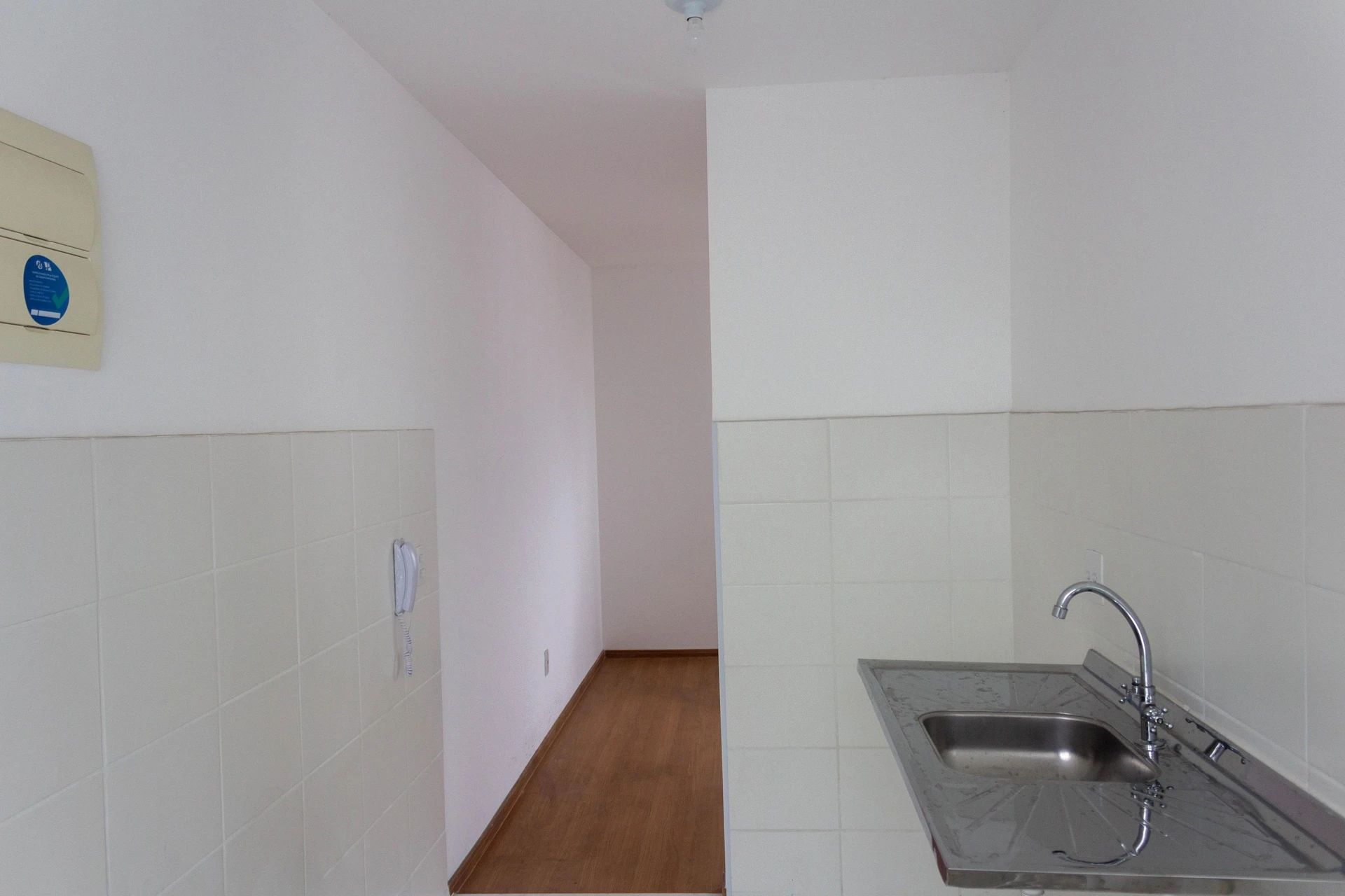 Деревянный пол или ламинат и 2 спальни: квартира 44 м² — photo 14