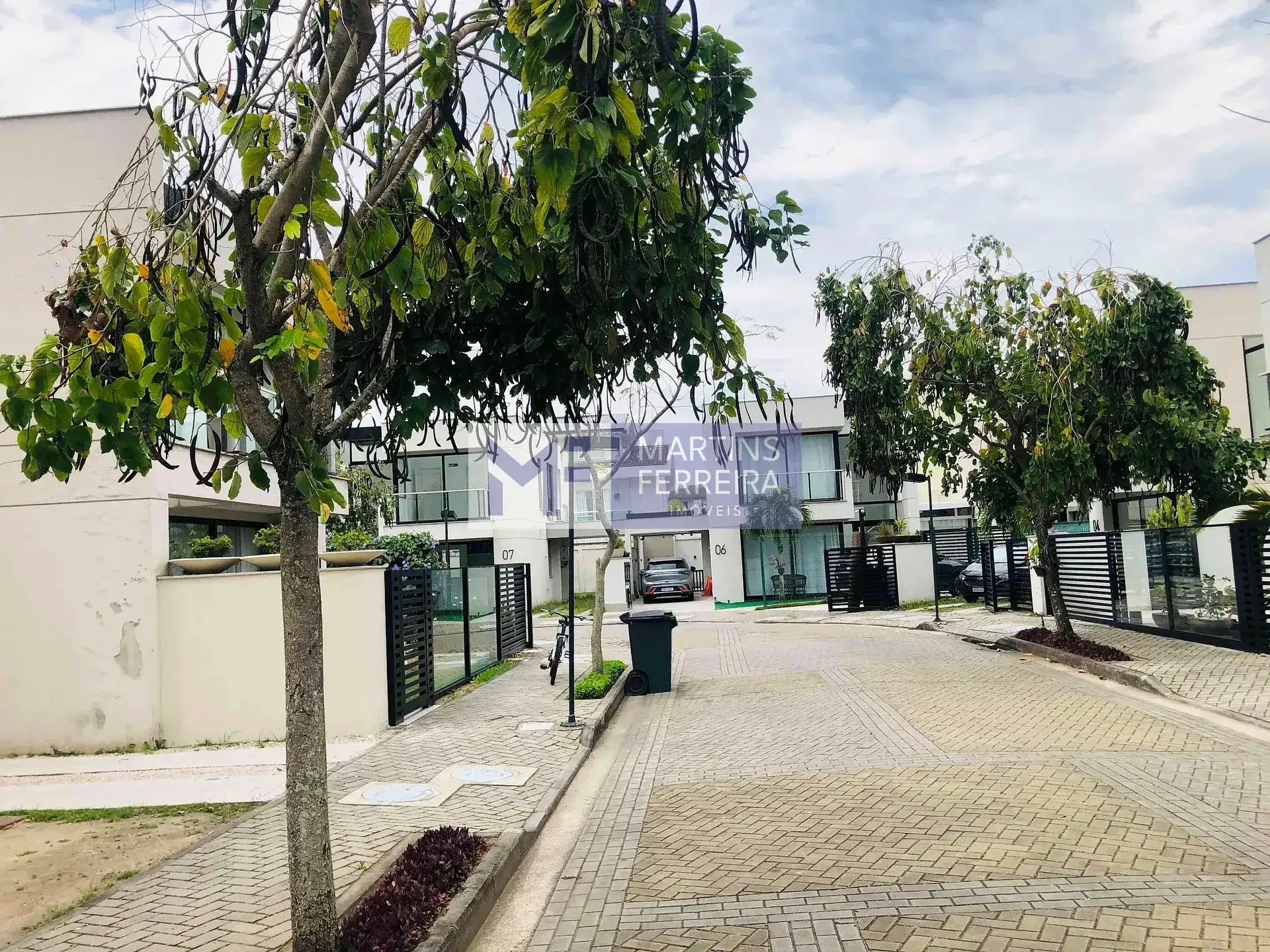 Casa para locação com 3 quartos e 4 banheiros