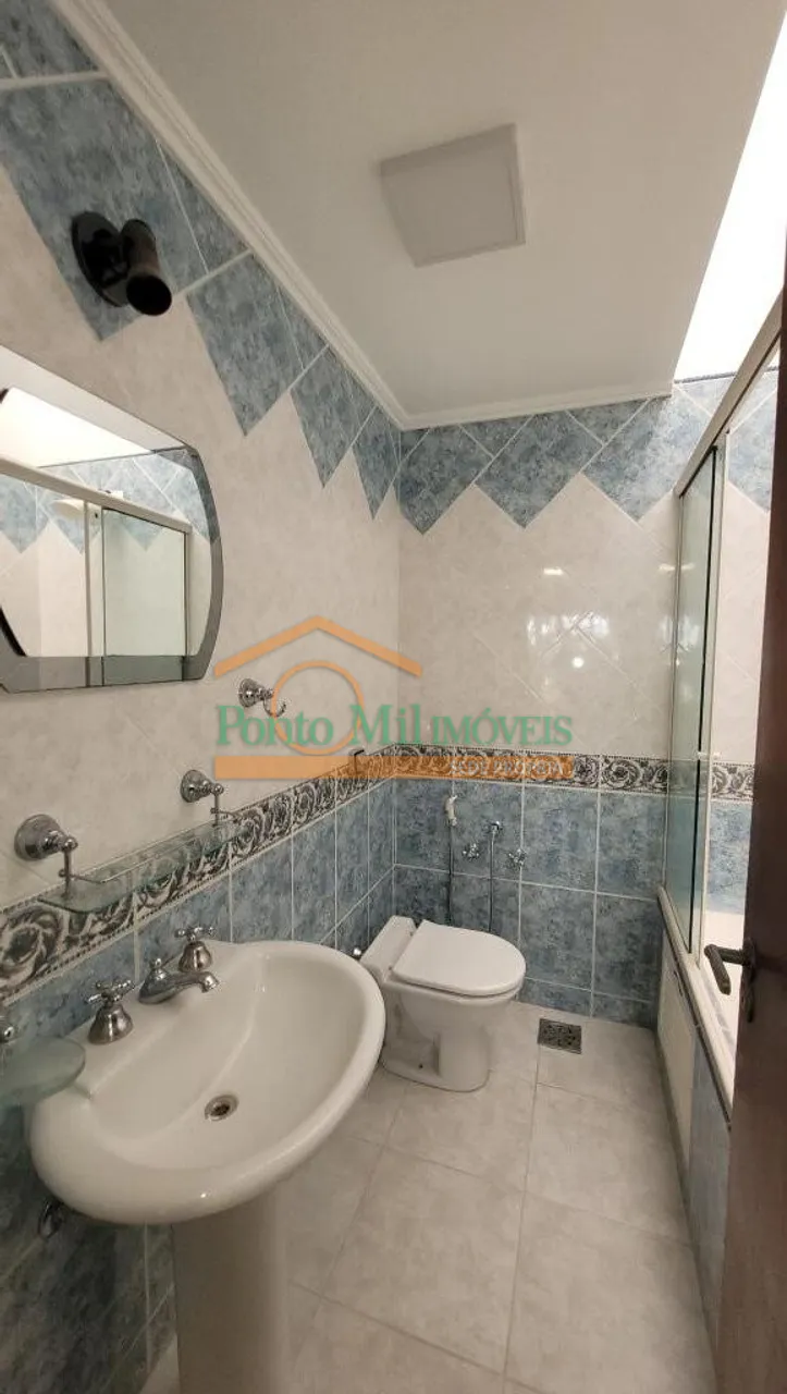 3-bedroom house with suite and separate closed kitchen — photo 12