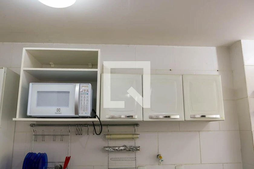Apartamento mobiliado de 2 quartos em condomínio com piscina — photo 15