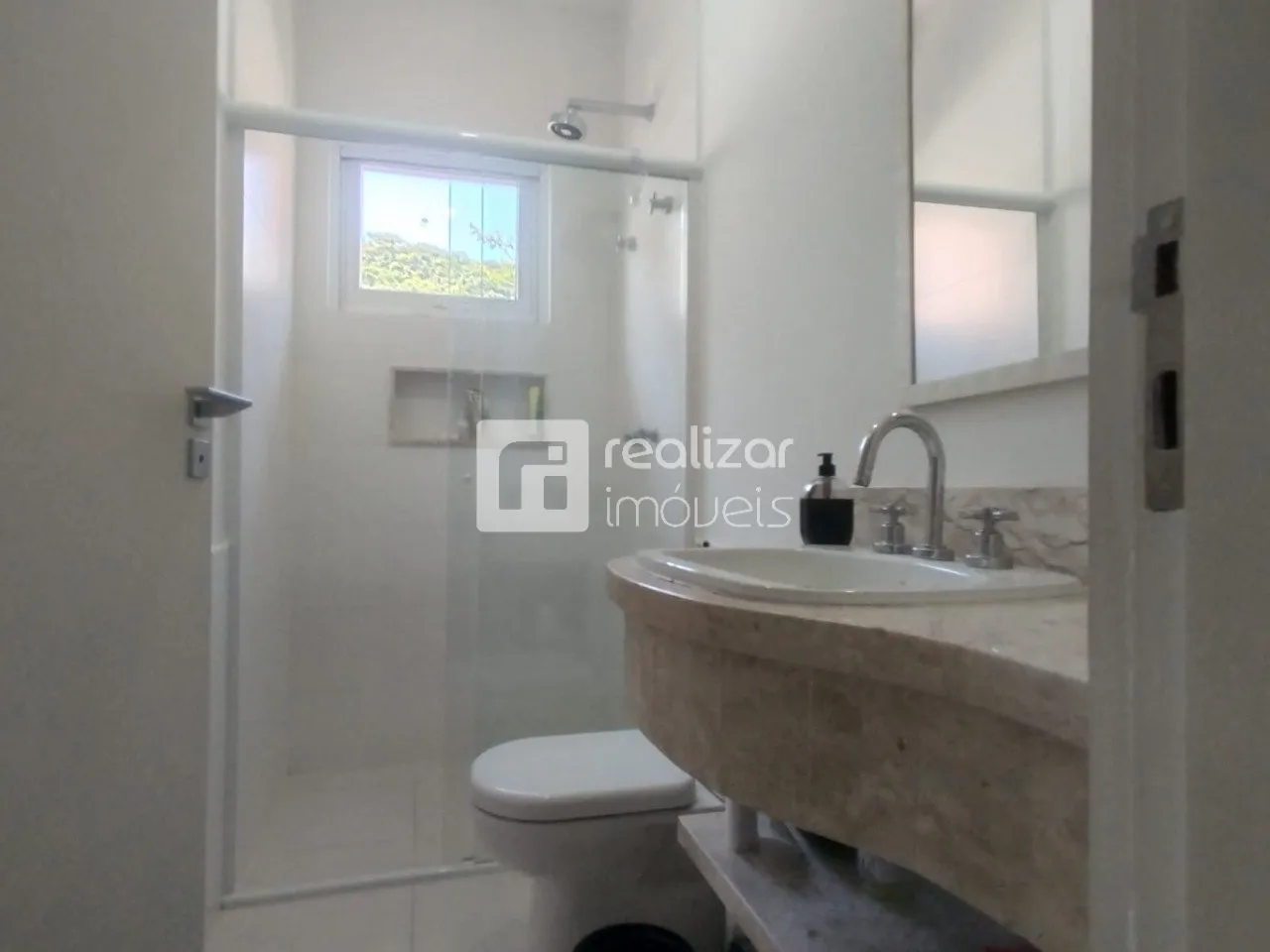 Furnished house with 4 bedrooms and 190 m² plus a garden — photo 31
