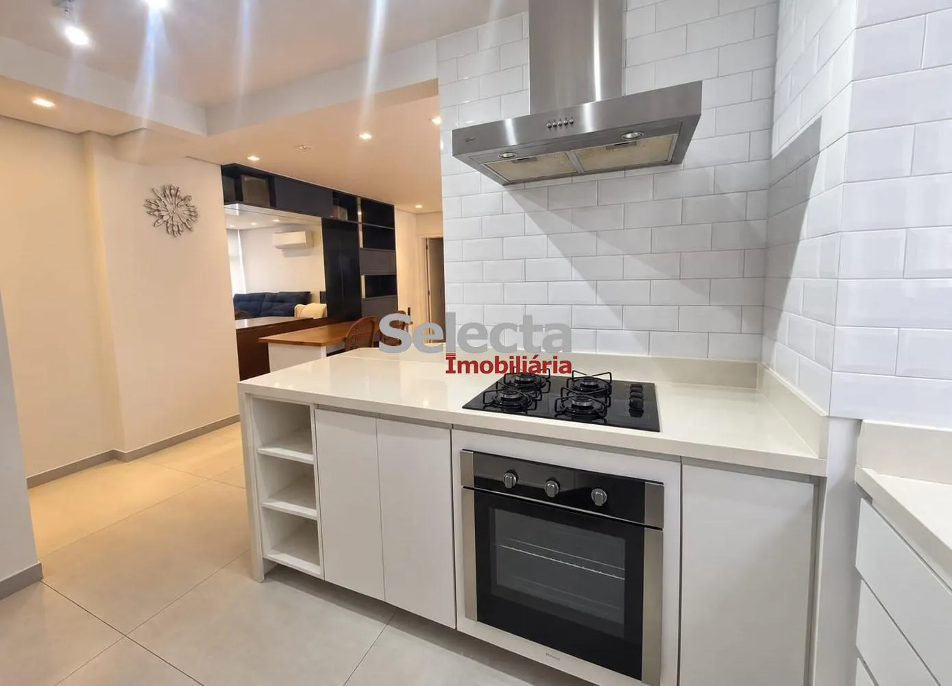 Квартира 100 м² с 3 спальнями и камином — photo 2