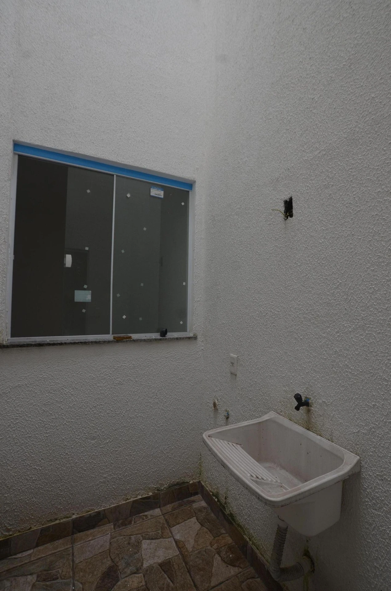 2-bedroom house with a bathtub — photo 6