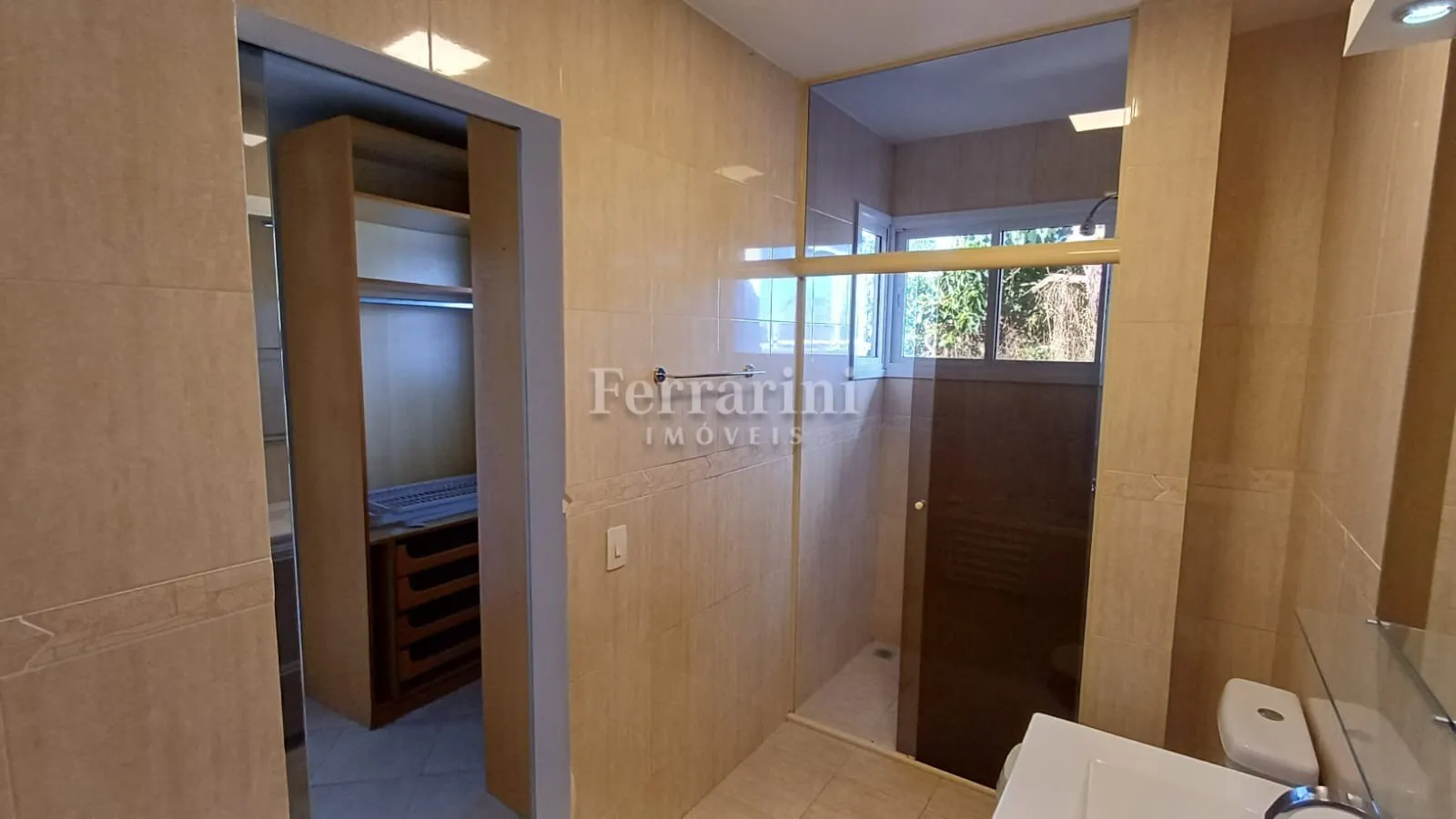 Rental house with 3 bedrooms and 4 bathrooms — photo 42
