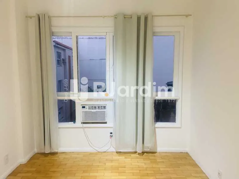 Apartamento com 3 quartos, 3 banheiros e varanda — photo 4