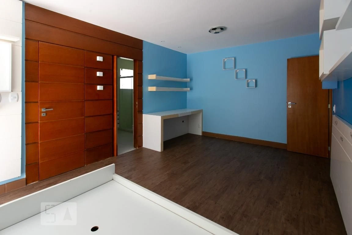 Unfurnished house with 5 en-suite bedrooms and private garden — photo 9