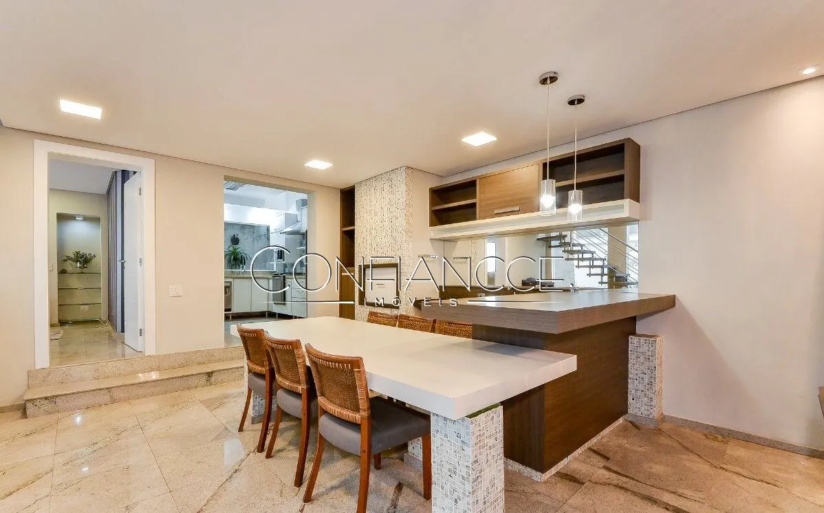 Камін та 4 спальні: будинок 250 м² — photo 28