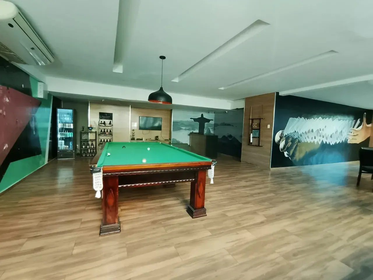 Apartamento com 2 quartos e cozinha fechada com coifa — photo 18