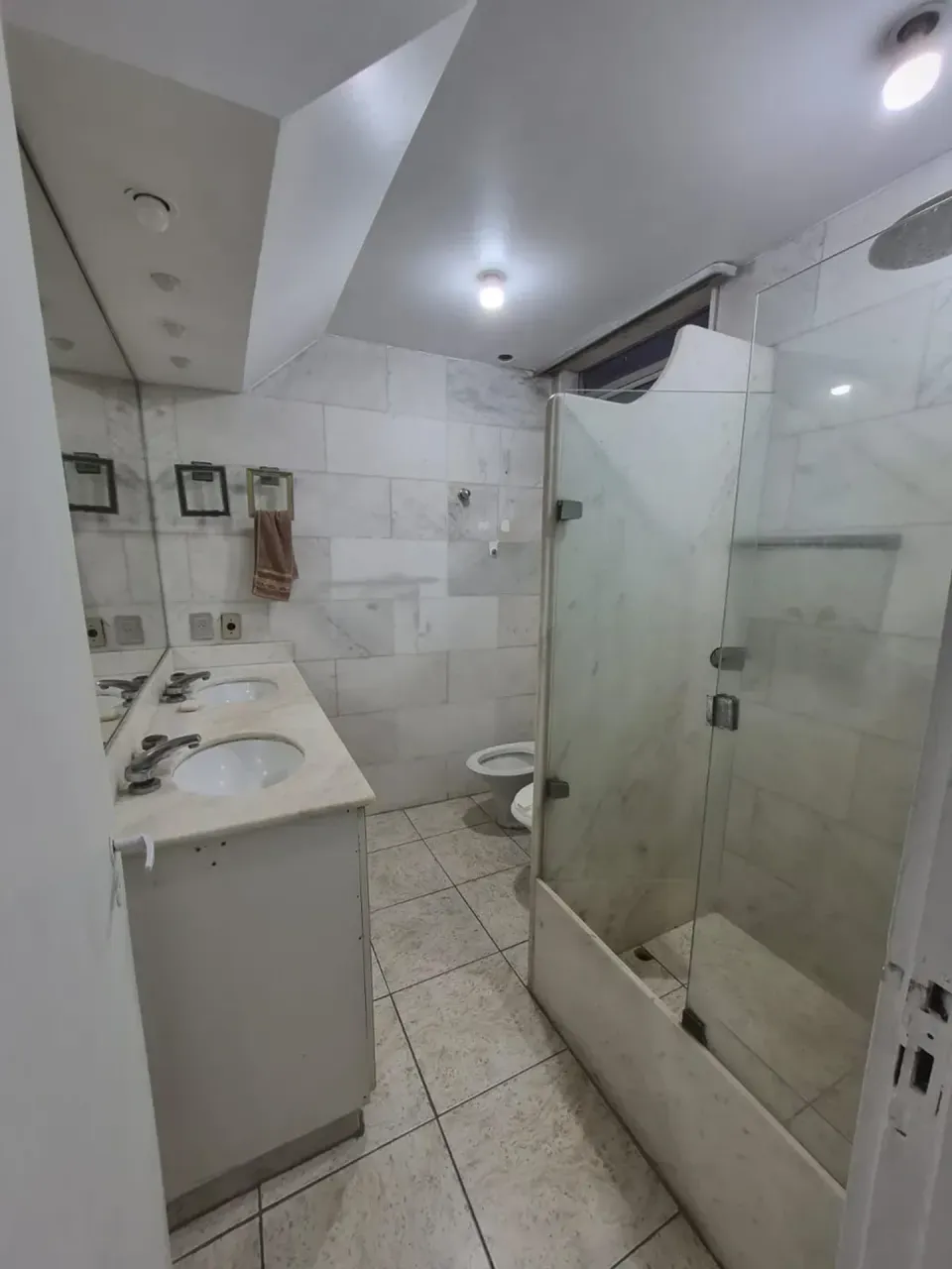 260 m² apartment with 4 bedrooms and 3 bathrooms — photo 11