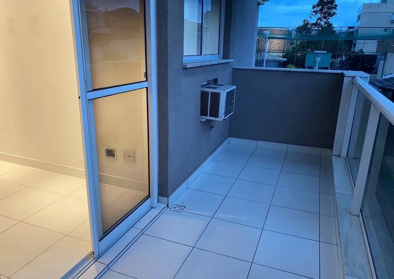Furnished apartment, 80 m², with a glass-enclosed balcony — photo 8