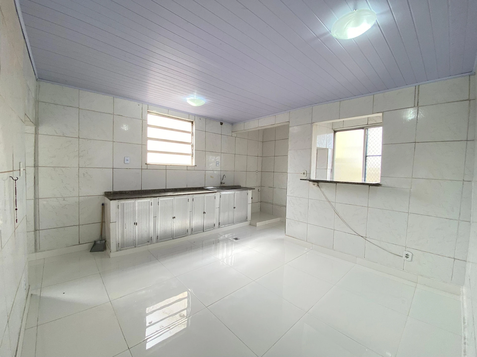 Rental house with 2 bedrooms and no parking — photo 8
