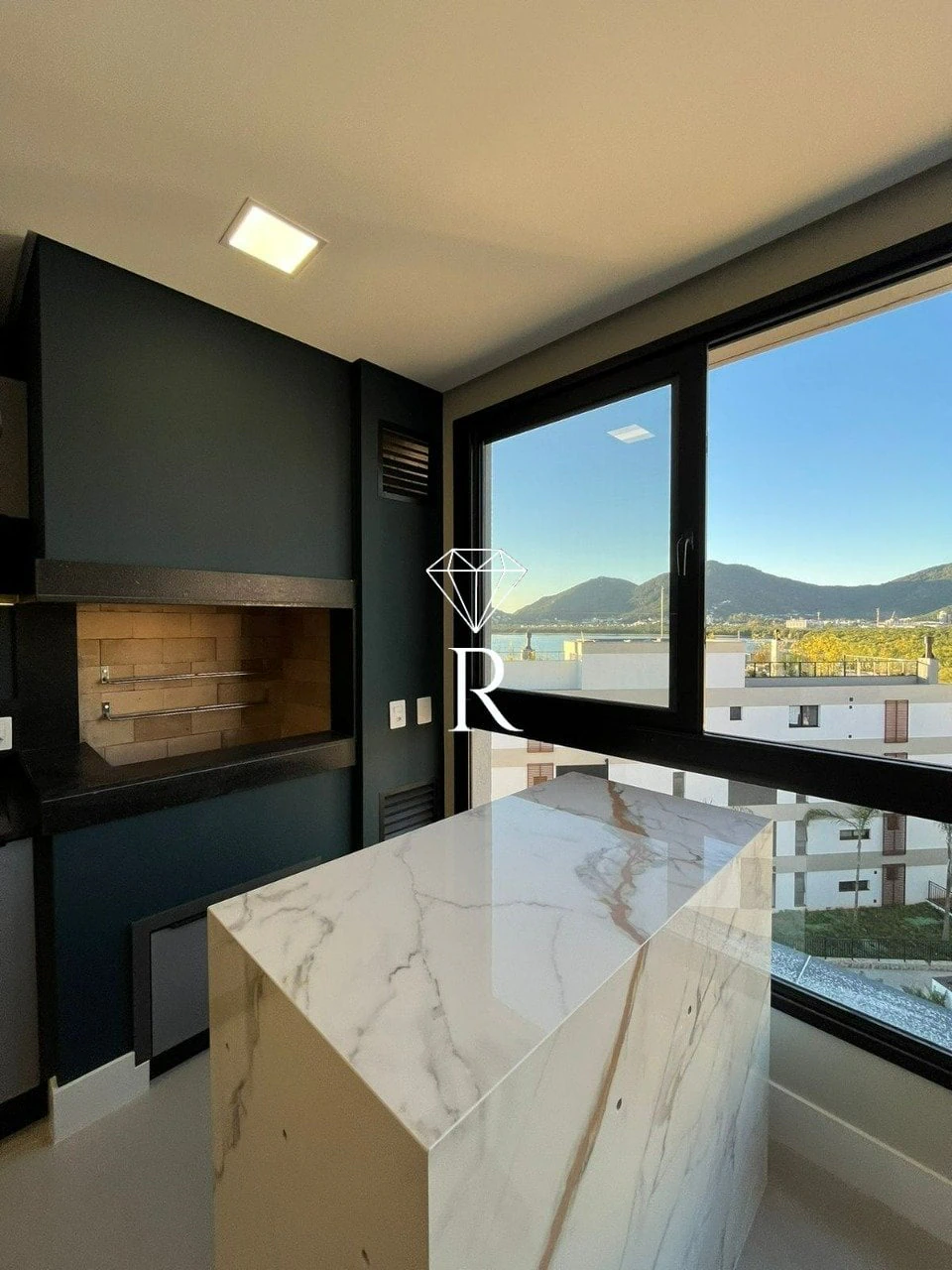 3-bedroom apartment with a grill on the balcony — photo 19