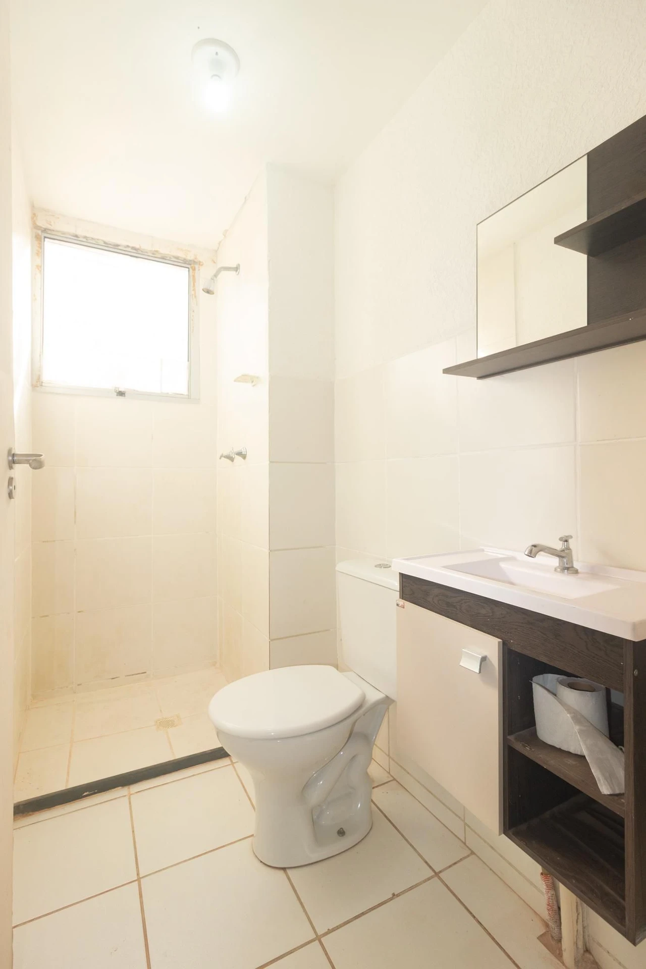 Apartment with 2 bedrooms and a kitchenette stove — photo 13