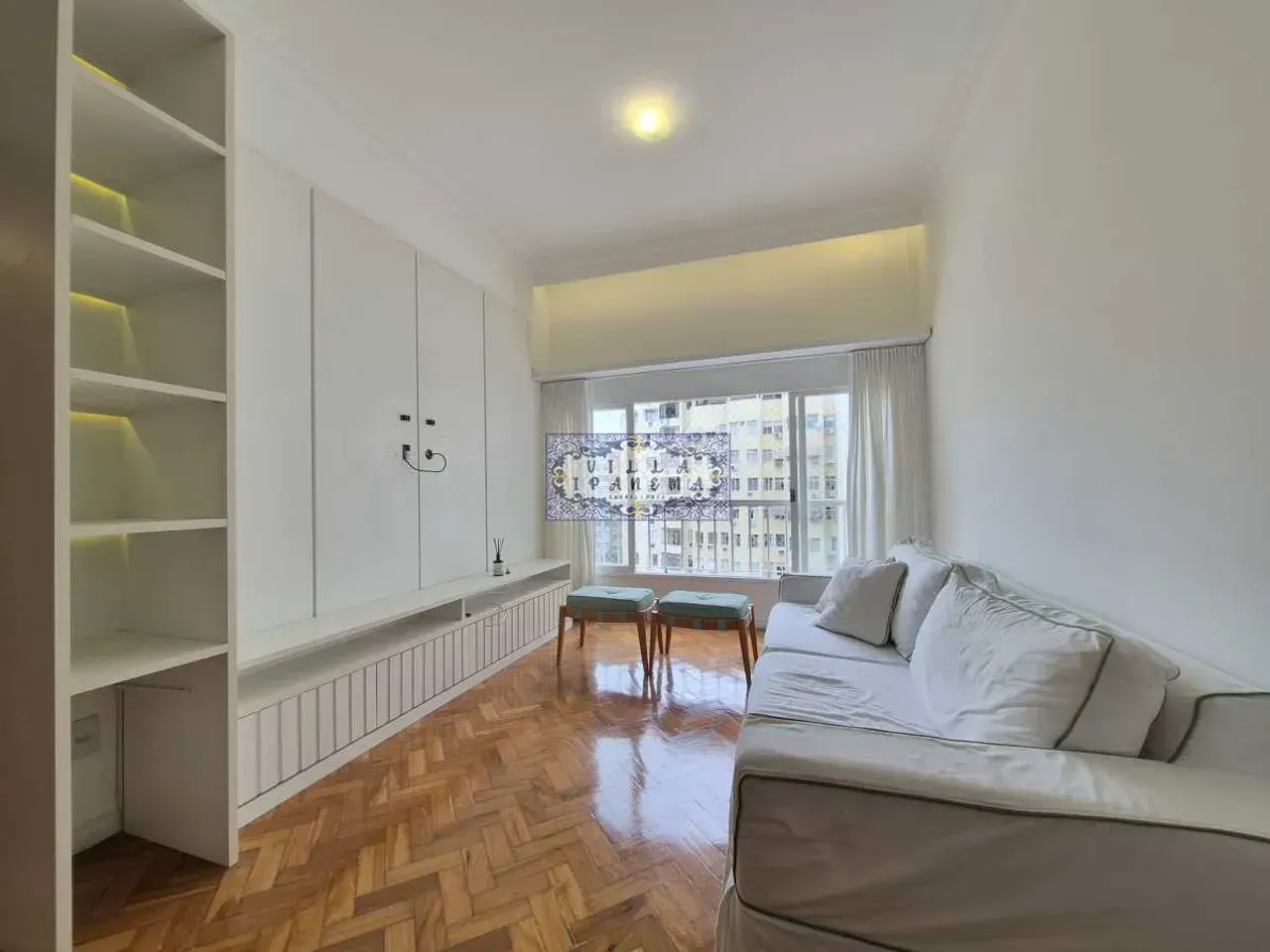 2-bedroom apartment with wood or laminate floors