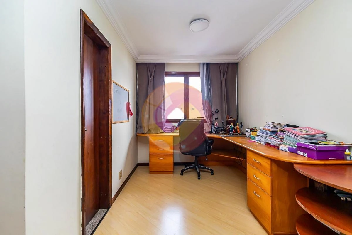 3-bedroom house with a washing machine in Curitiba — photo 40