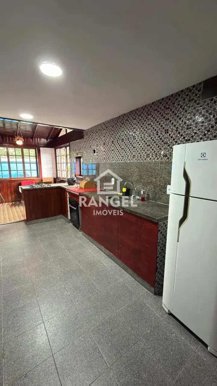 Casa mobiliada em condomínio com 4 quartos e 5 banheiros — photo 12