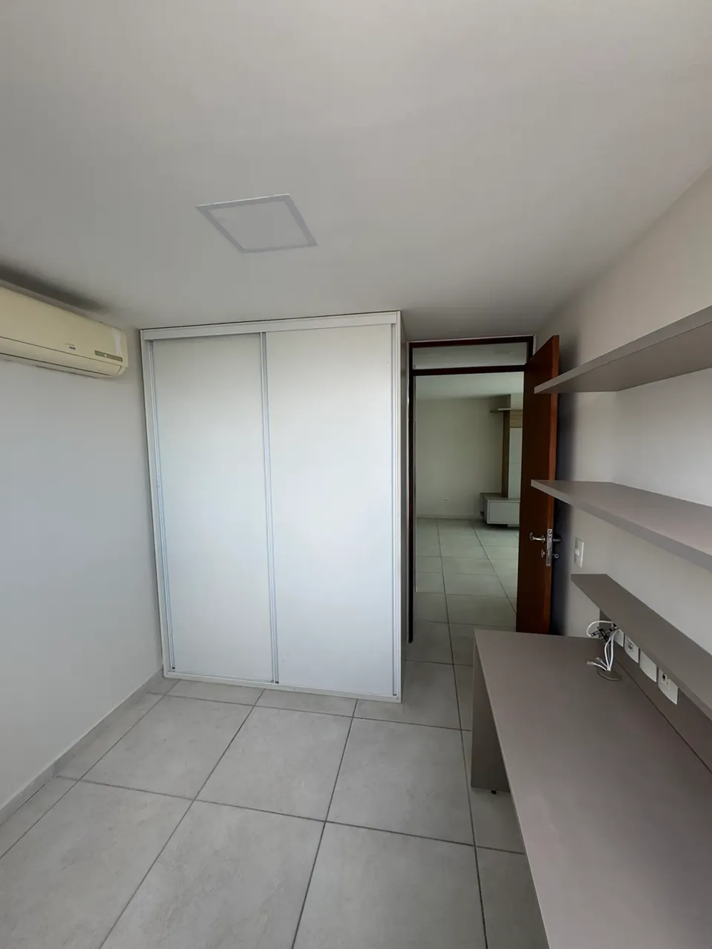 Apartment, 92 m², with a glass-enclosed balcony — photo 12