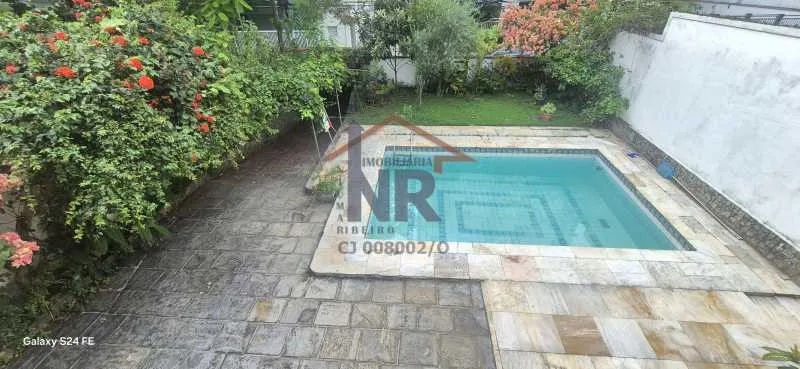 Furnished 4-bedroom house with a gas stove — photo 22