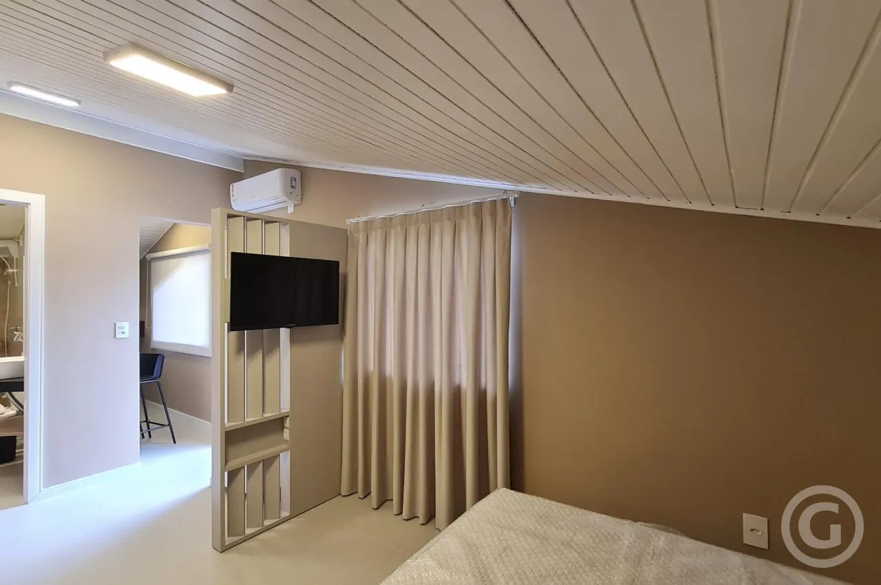 One-bedroom apartment with a home office in Florianópolis — photo 8