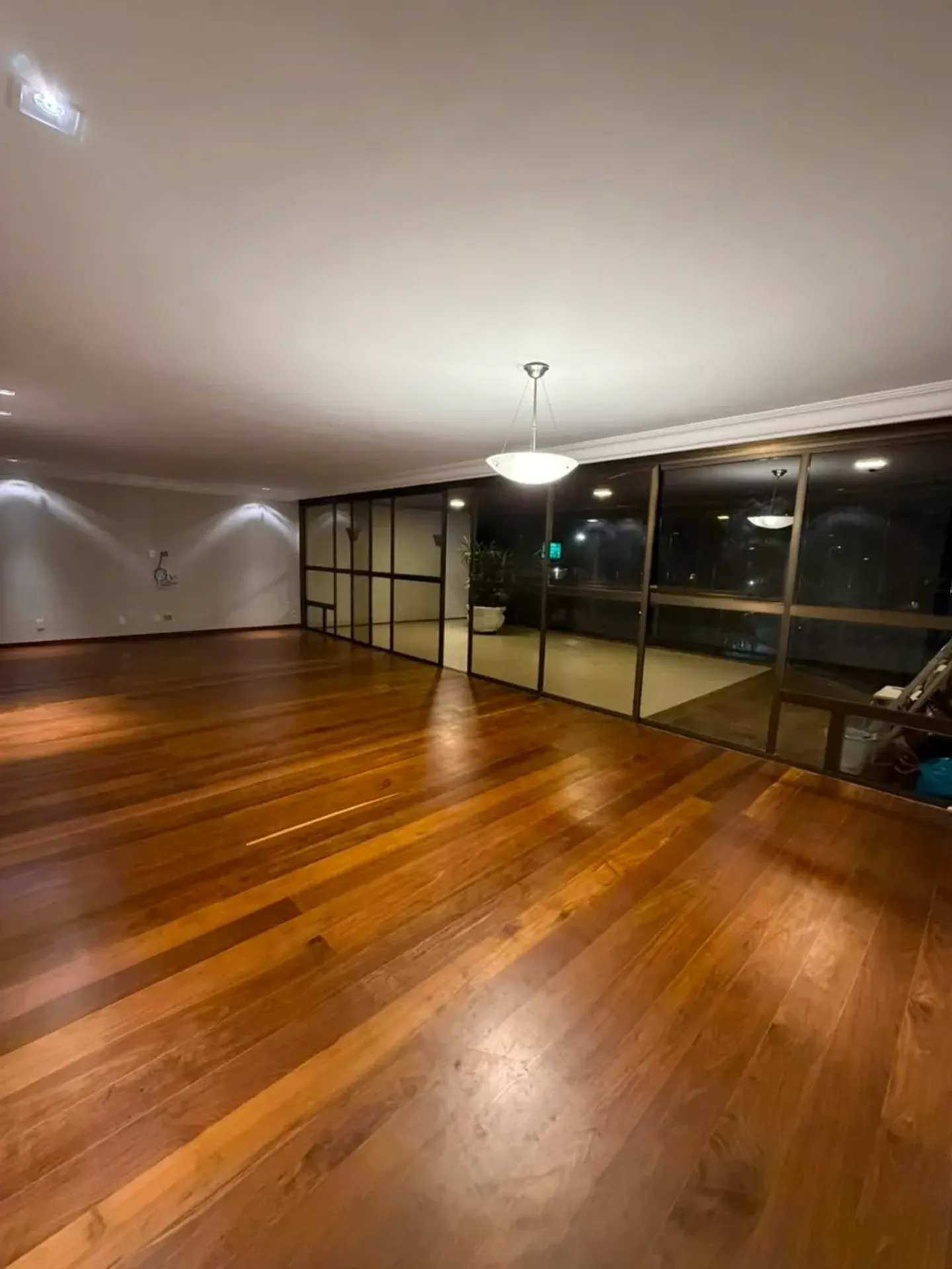 Unfurnished apartment with 3 bedrooms and a balcony — photo 14