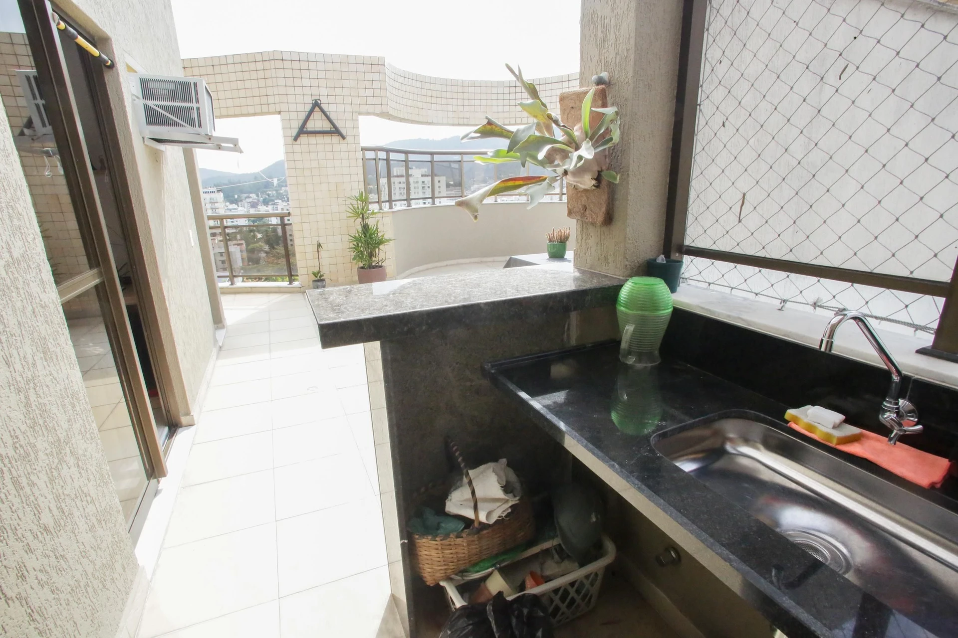 Apartamento mobiliado com 4 quartos e varanda — photo 42