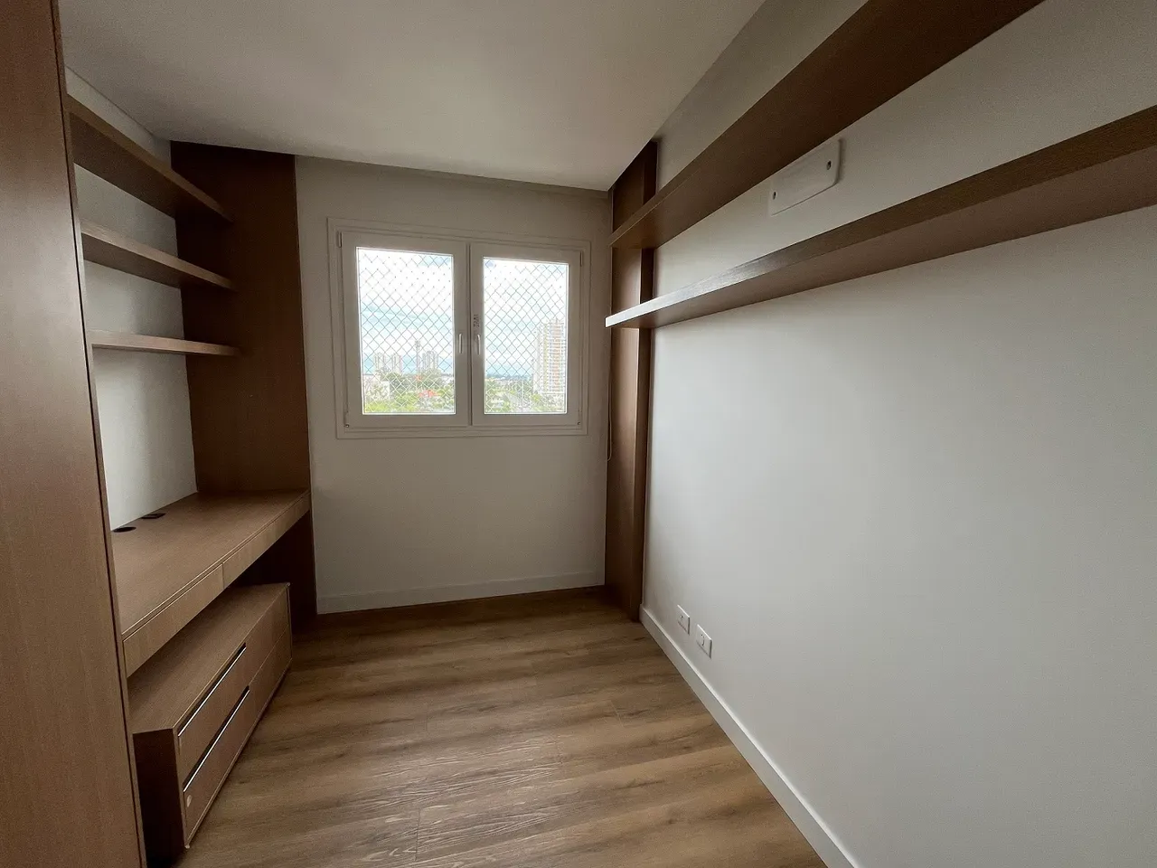 Apartment on the 7th floor with floor-to-ceiling windows — photo 12