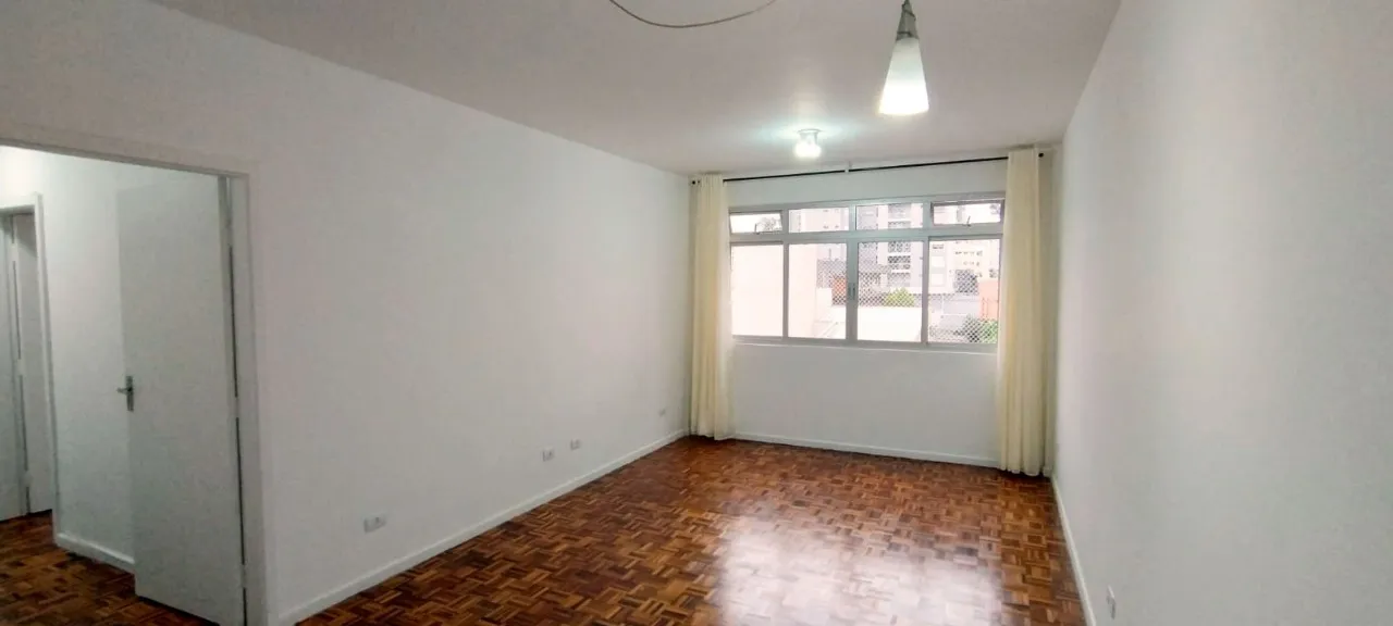 3-bedroom apartment with a walk-in closet — photo 7