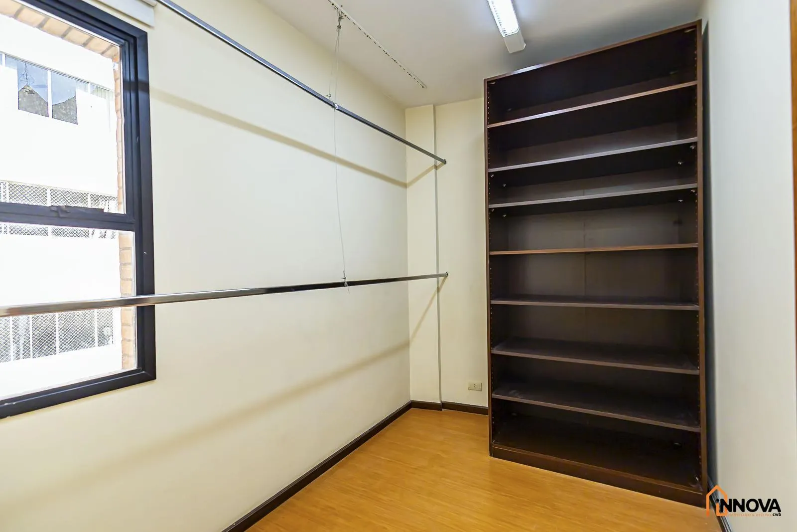 Незмебльована квартира з 3 кімнатами та 187 м² — photo 24
