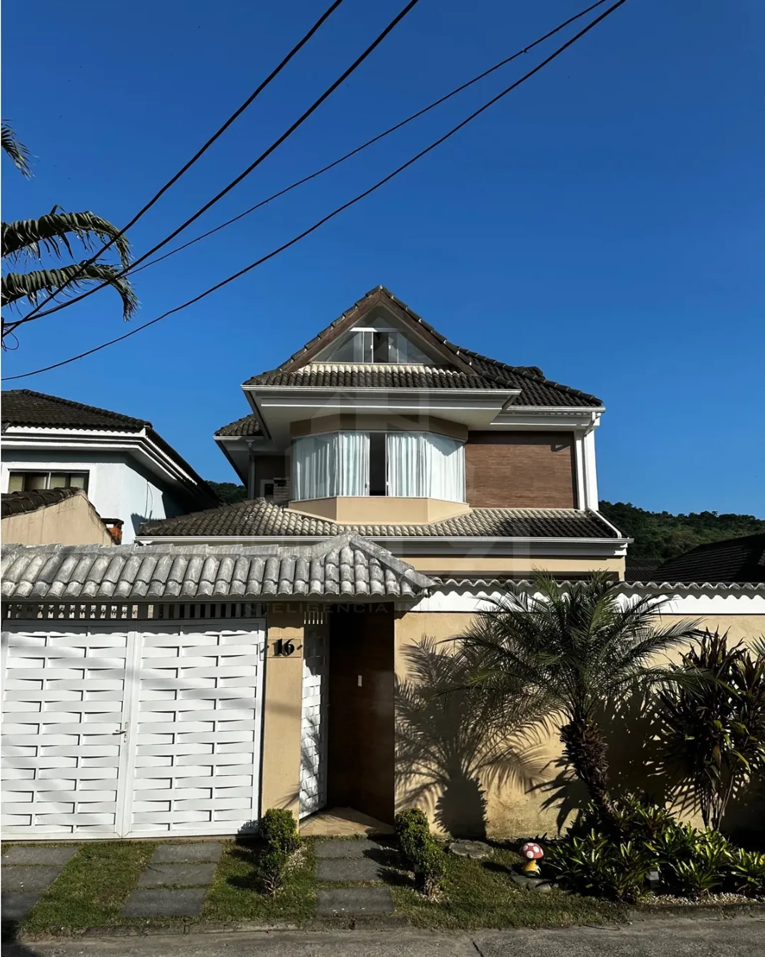 Furnished house with 4 bedrooms and 5 bathrooms — photo 33