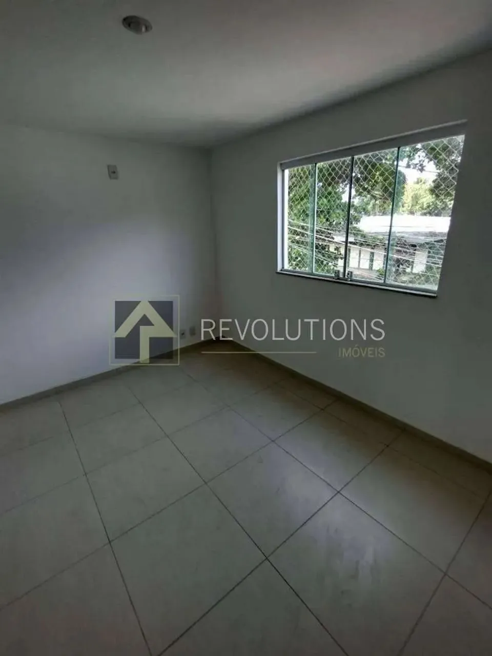 4-bedroom house with 5 bathrooms and 4 parking spaces — photo 10