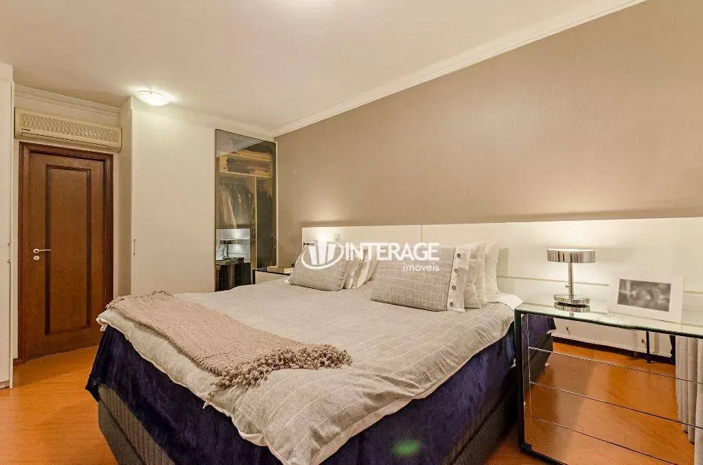 249 m² apartment with 3 bedrooms and 3 bathrooms — photo 13